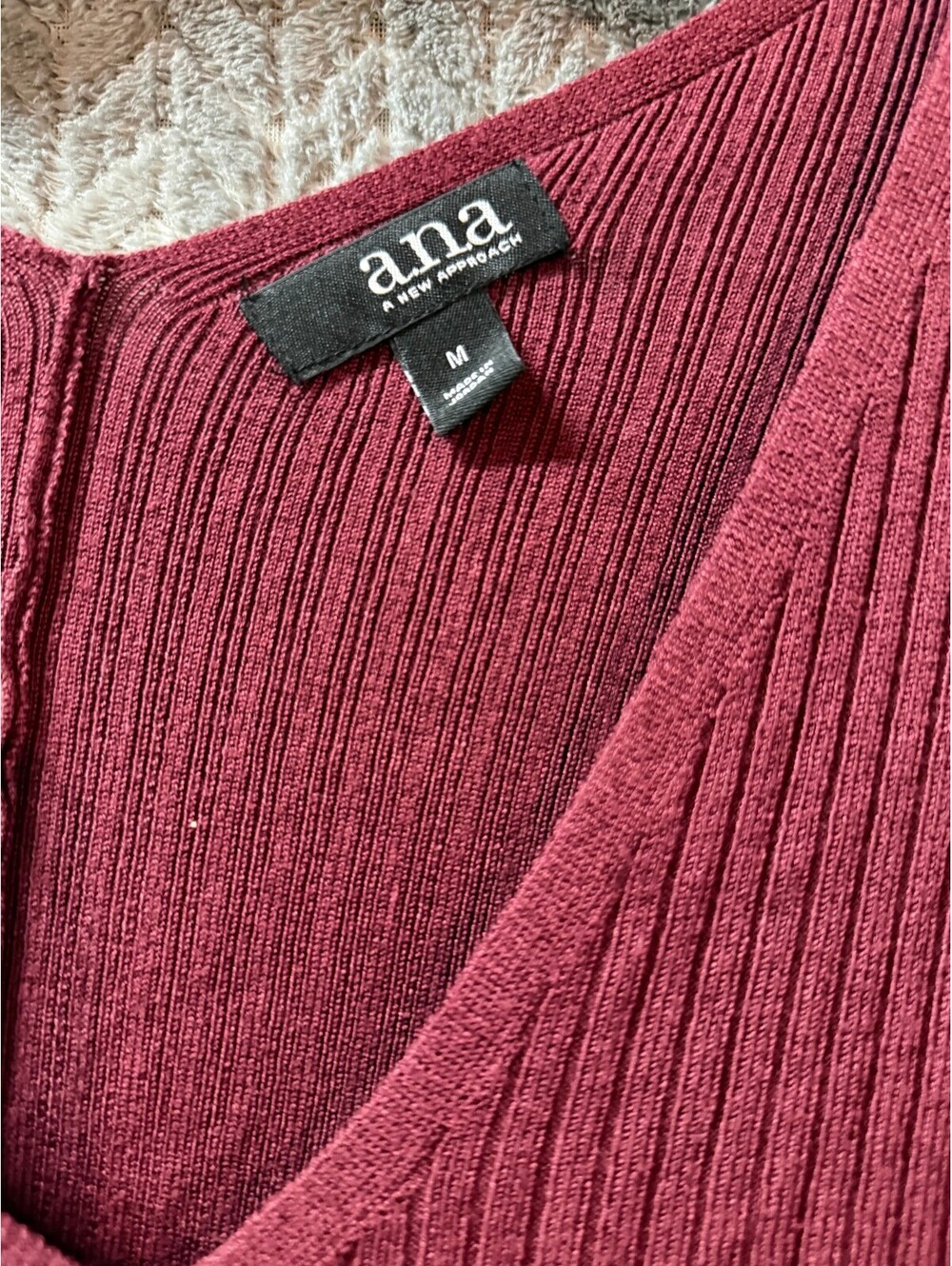 a.n.a Ribbed V-Neck Poncho Sweater in Burgundy, Size M - Picture 2 of 3